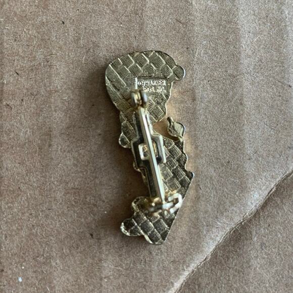 Vintage Warner Brothers Tweety Bird Skiing Enamel Pin Winter Christmas - Picture 7 of 8